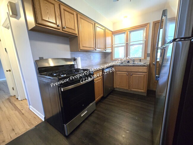 Building Photo - 639 Cohasset Dr
