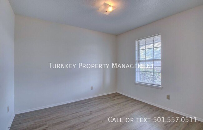 Building Photo - 1704 Garfield Ct