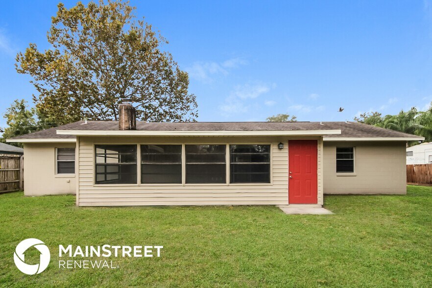 Building Photo - 1655 Louis Dr