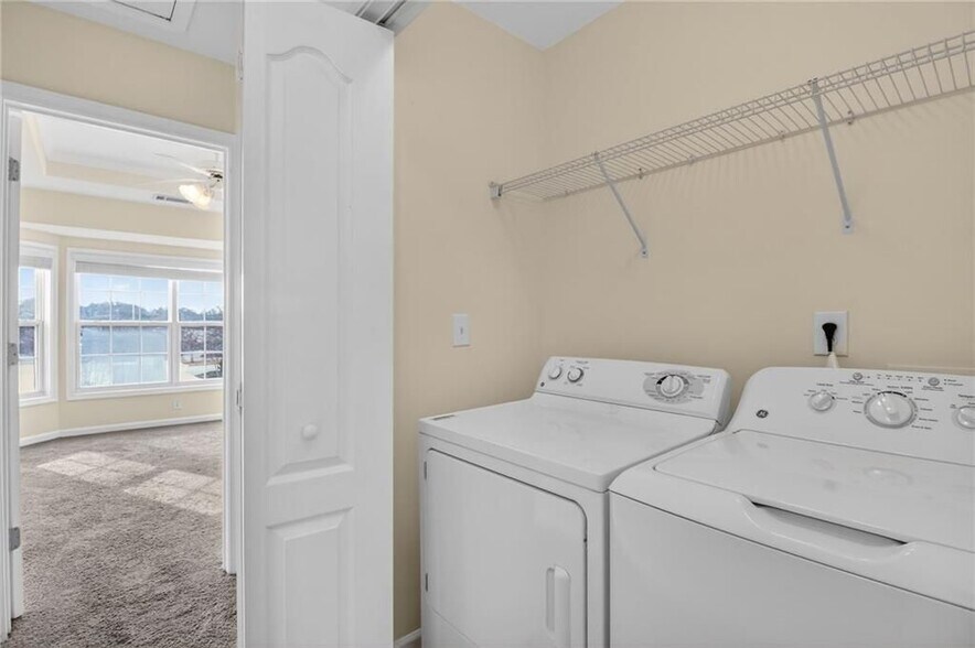 Building Photo - 2928 George Busbee Pkwy NW