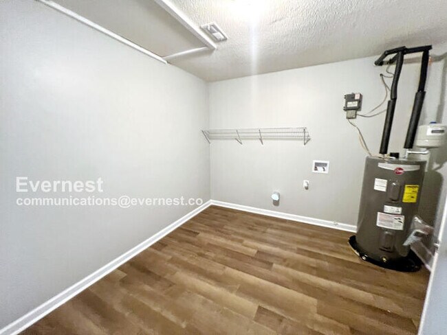 Building Photo - 14005 Glenview Dr SW