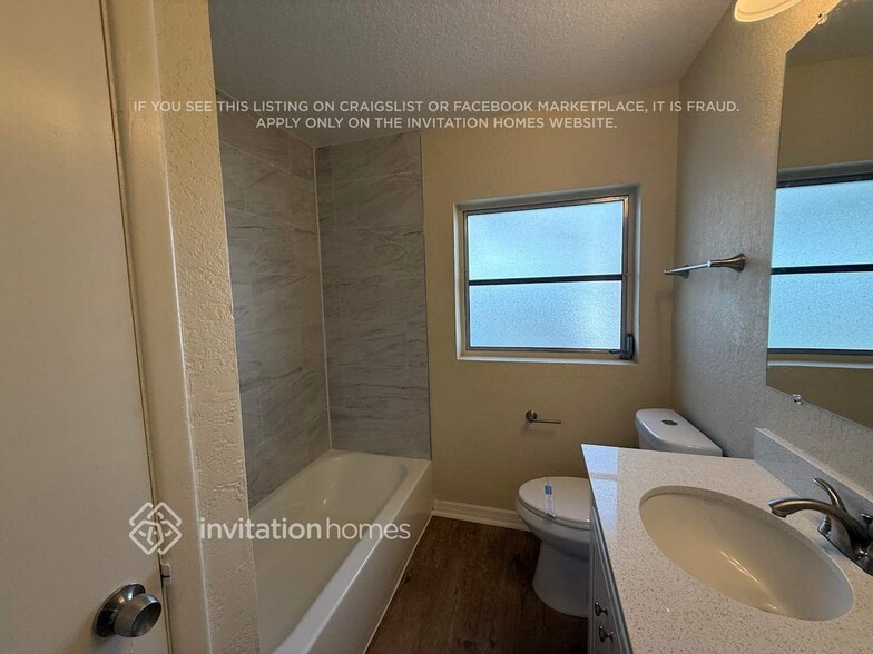 Building Photo - 3253 Little Sound Dr