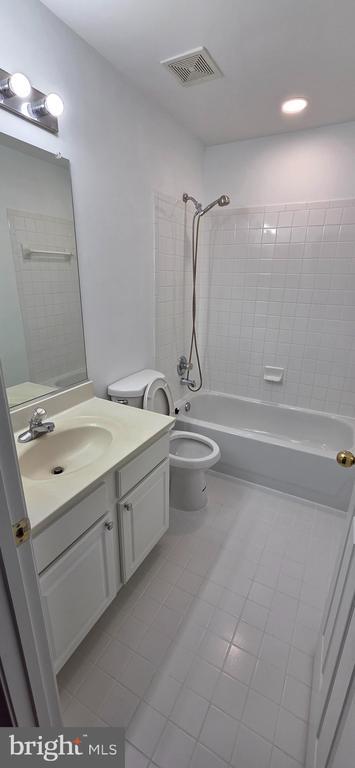 Building Photo - 20544 Blue Heron Terrace