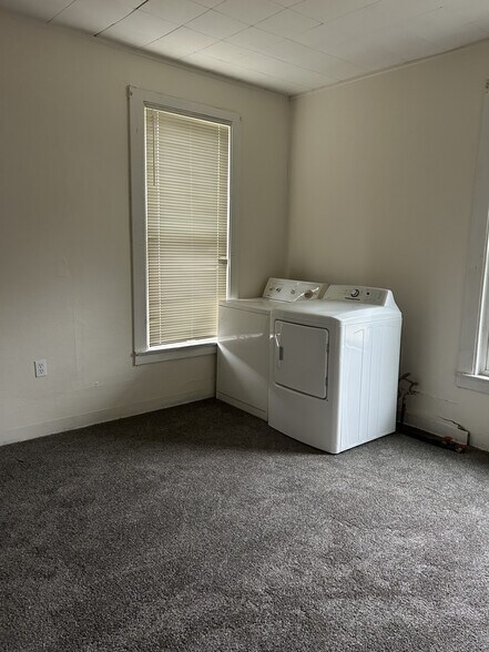 Building Photo - 701 9th Ave N