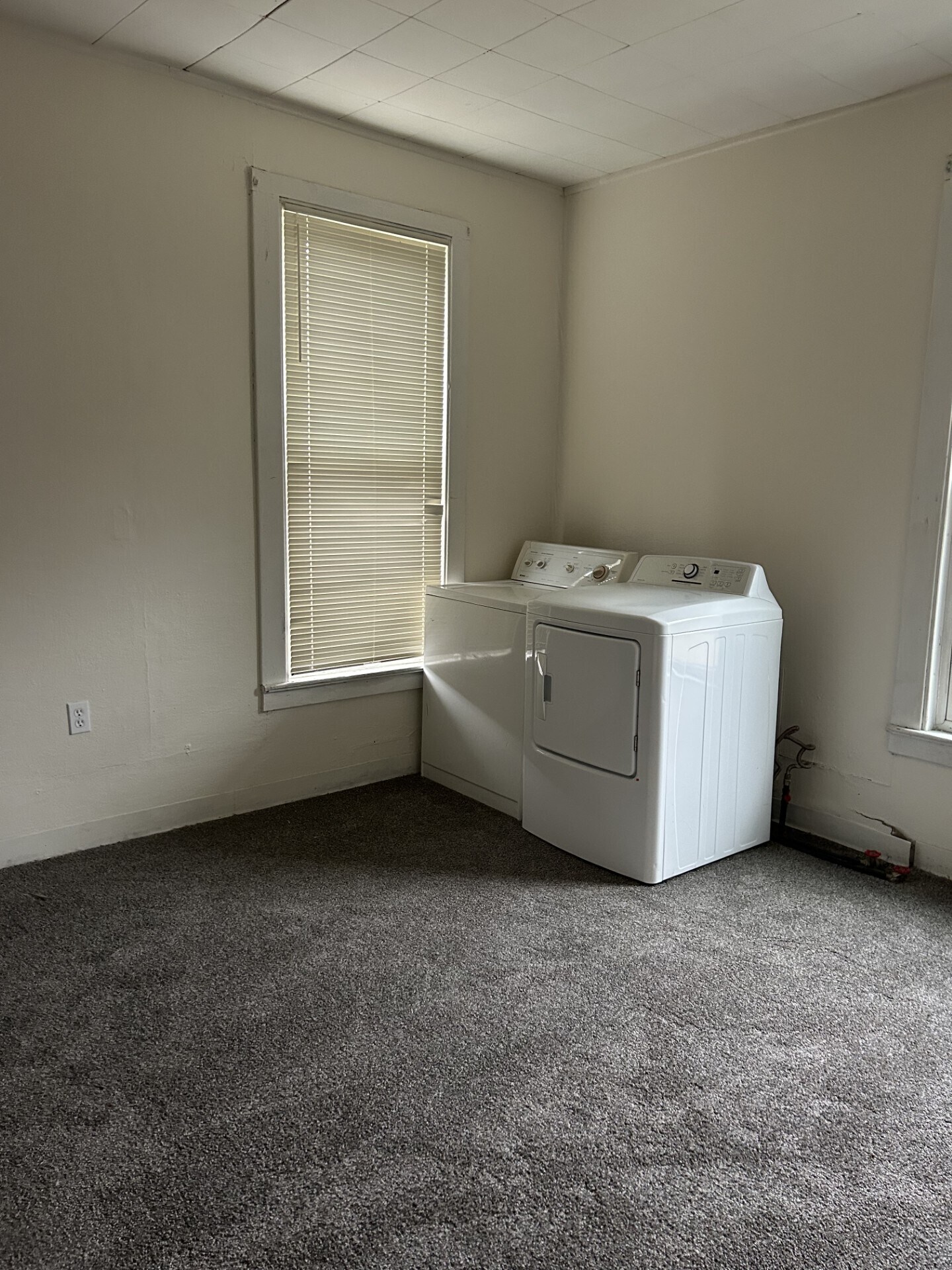 Building Photo - 701 9th Ave N