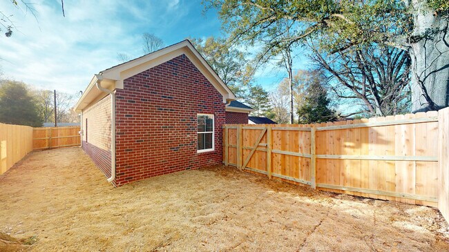 Building Photo - 239 Cedar St