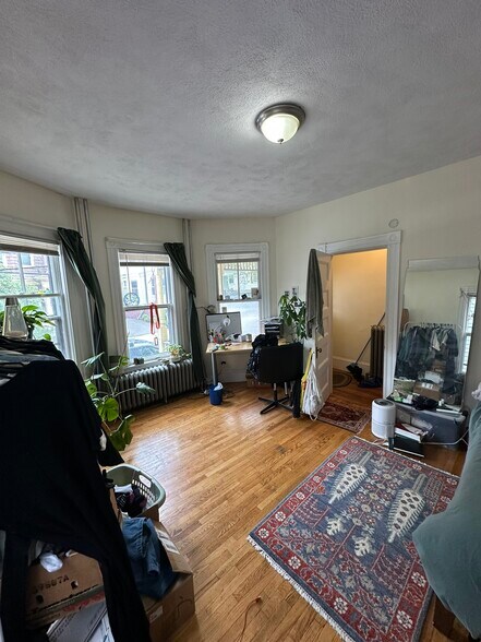 Building Photo - 33 Stone Ave