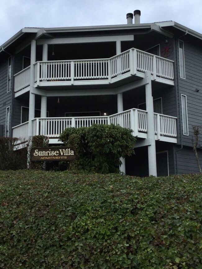 Building Photo - Water view 4 plex close to Silverdale and ...