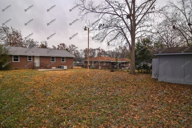 Building Photo - 3 Bedroom House For Lease!!!