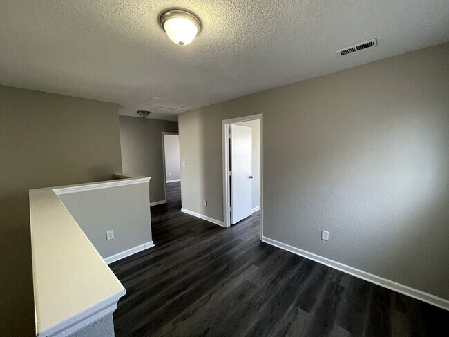 Building Photo - 228 Whitestone Dr NE