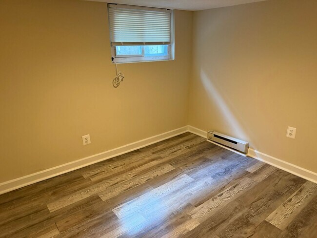 Building Photo - Spacious home close to METRO, Uof MD, etc.
