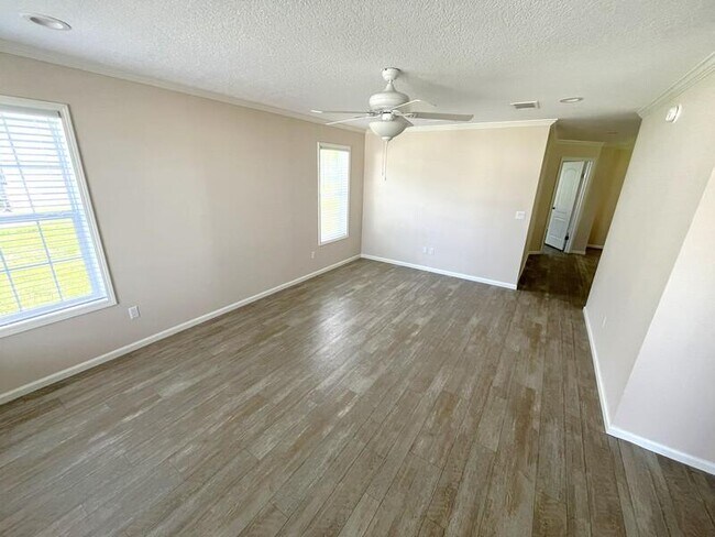 Building Photo - 5460 Bahia Wy