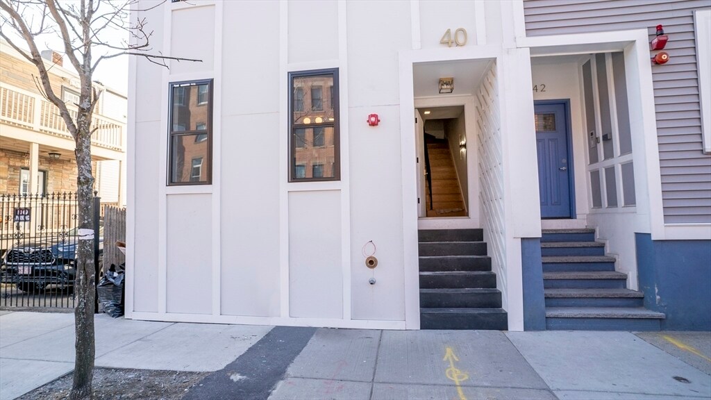 Building Photo - 40 Chelsea St