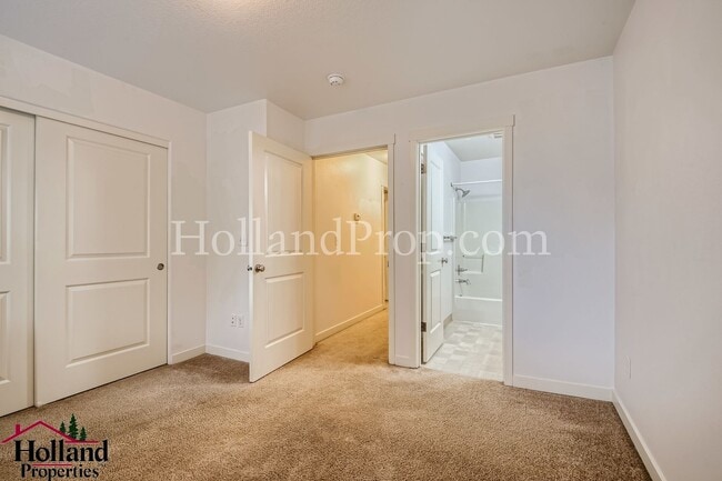 Building Photo - 4415 NE 88th Ave