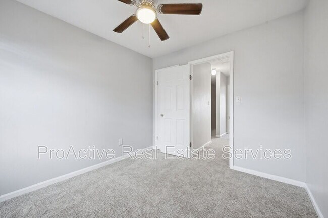 Building Photo - 815 Montrose Ct