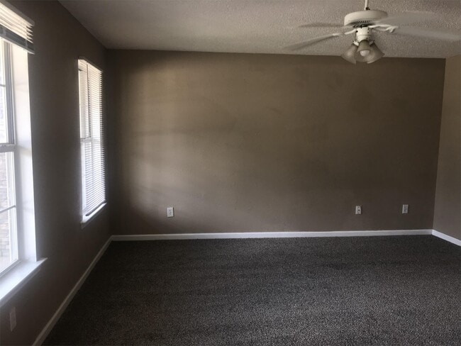 Building Photo - 6035 Creekerton Blvd