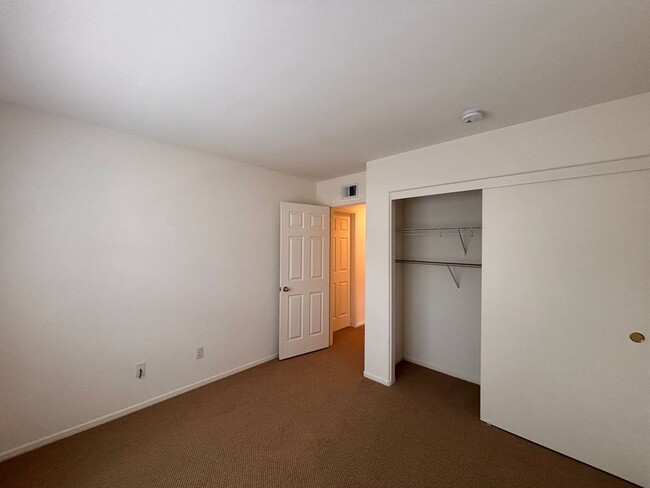 Building Photo - Great 4B/2.5BA House in Gate Community in ...