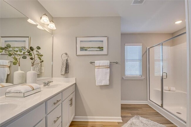 Building Photo - 105 Essence Dr