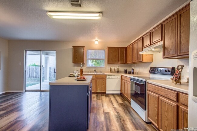 Building Photo - 3333 Whisper Haven