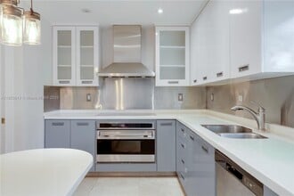 Building Photo - 525 Glenridge Rd