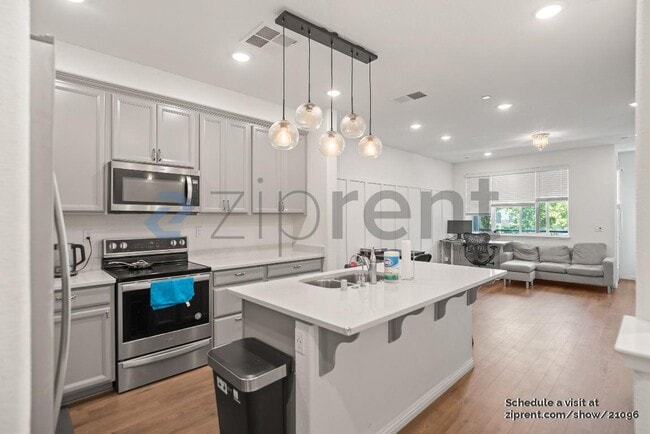 Building Photo - 2588 Gimelli Way