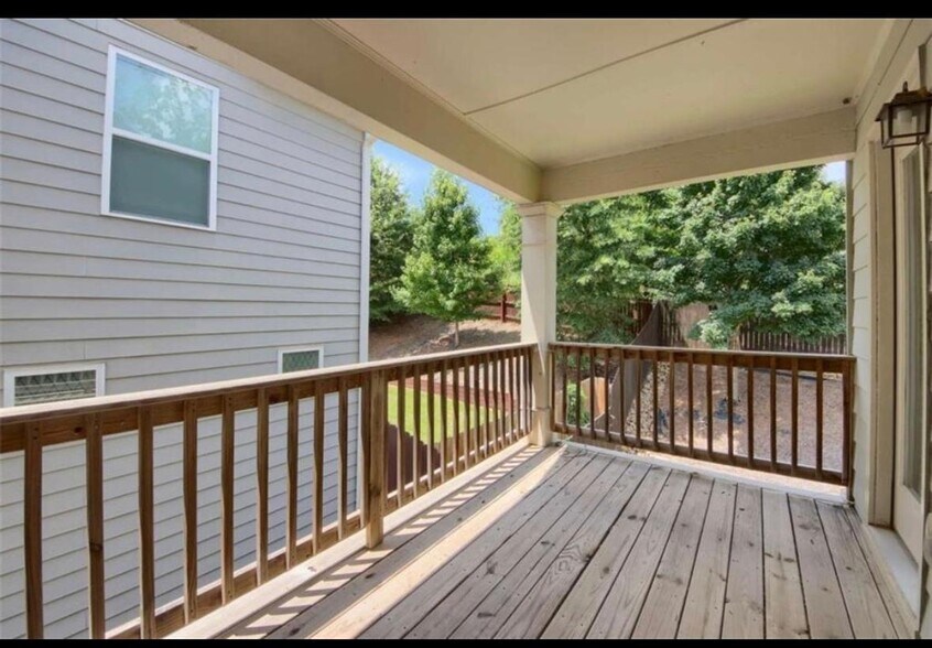 Building Photo - 757 Pilot Mountain Way SE