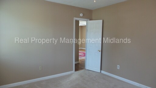 Building Photo - 120 Flemming Ln