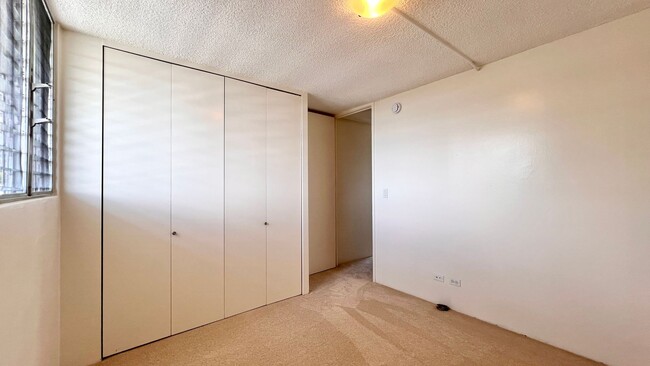 Building Photo - AVAILABLE NOW! 2-Bedroom, 2-Bath Corner Un...
