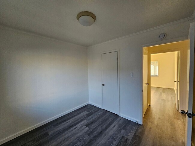 Building Photo - 20th Street