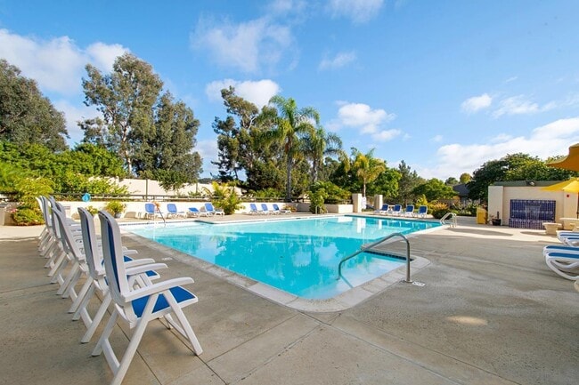 Building Photo - 2770 Caminito Cedros