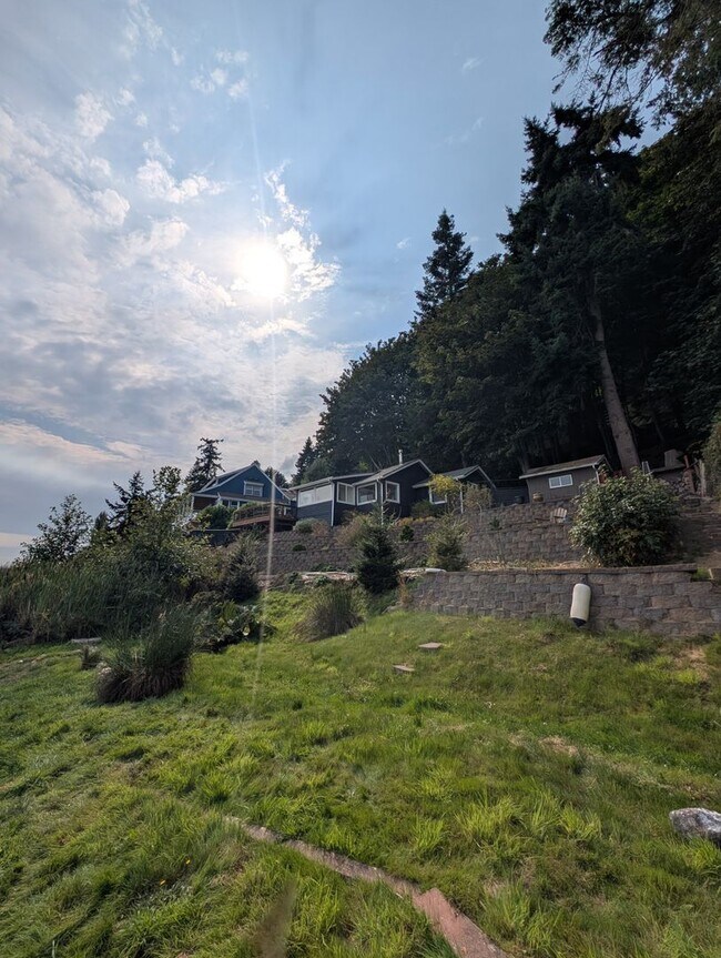 Building Photo - A Storybook Dream in Kingston, Available Now! Lowbank Waterfront, Beach Access, Panoramic Views &...