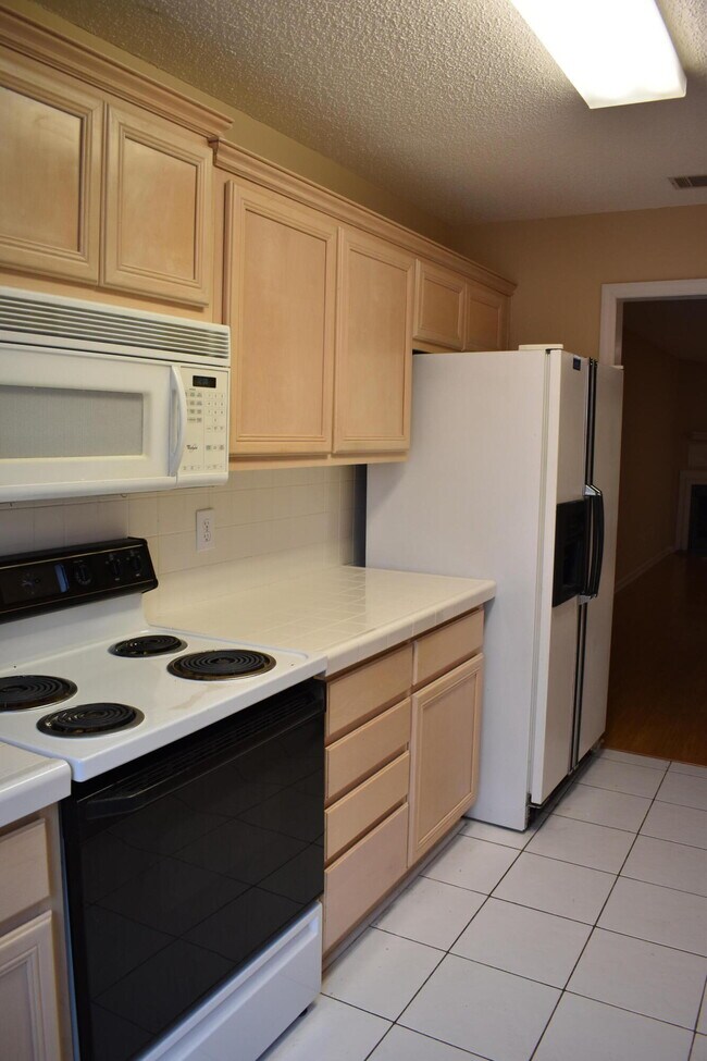 Building Photo - 710 Legacy Ct