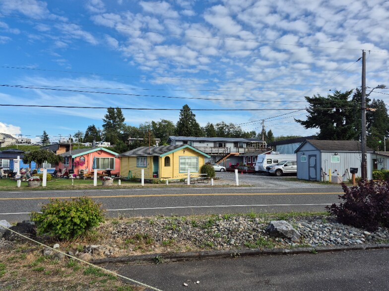 Building Photo - 7398 Birch Bay Dr