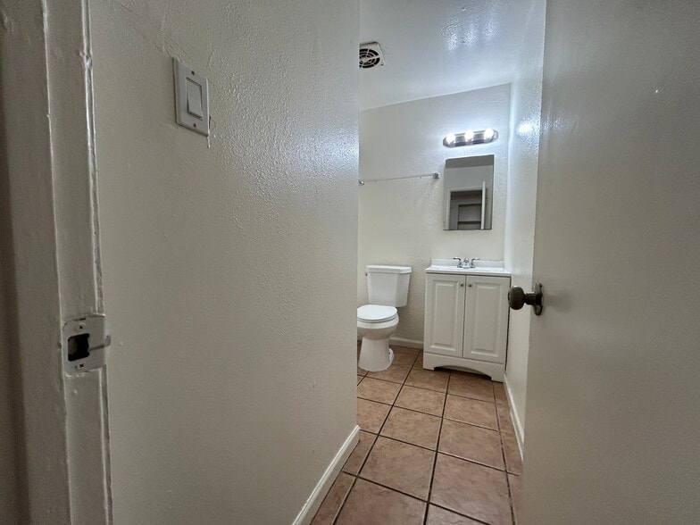 Building Photo - 5132 W Osborn Rd