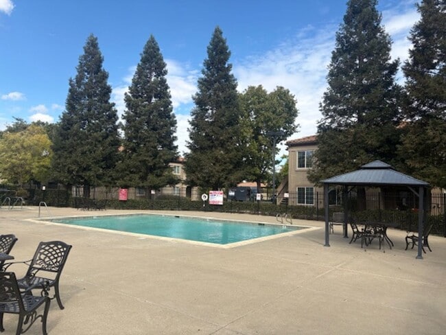 Building Photo - 4200 E Commerce Way