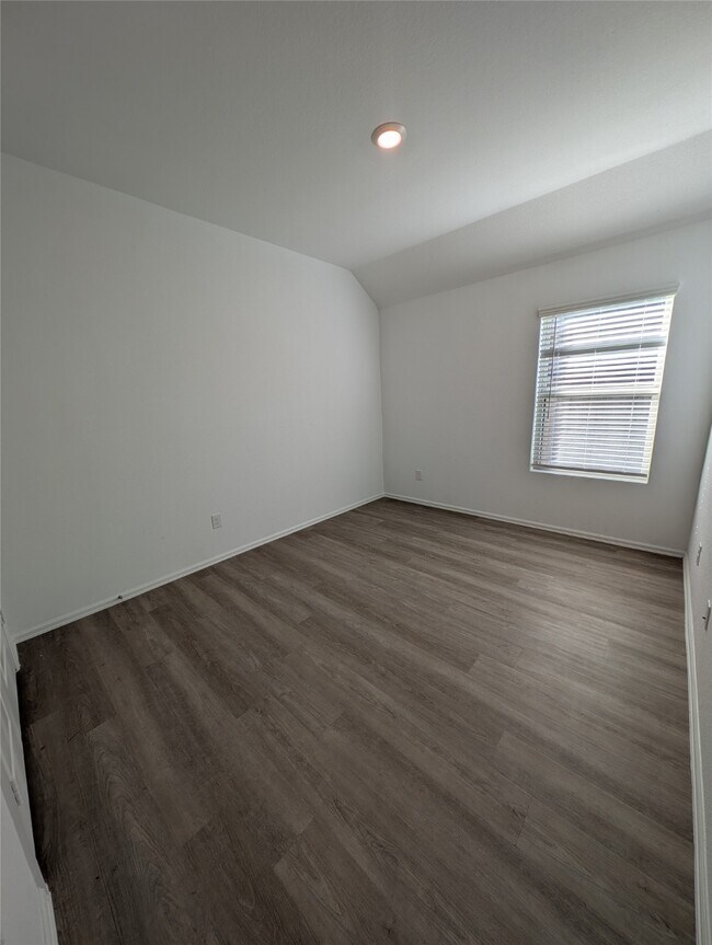 Building Photo - 9918 Highland Harvest Dr