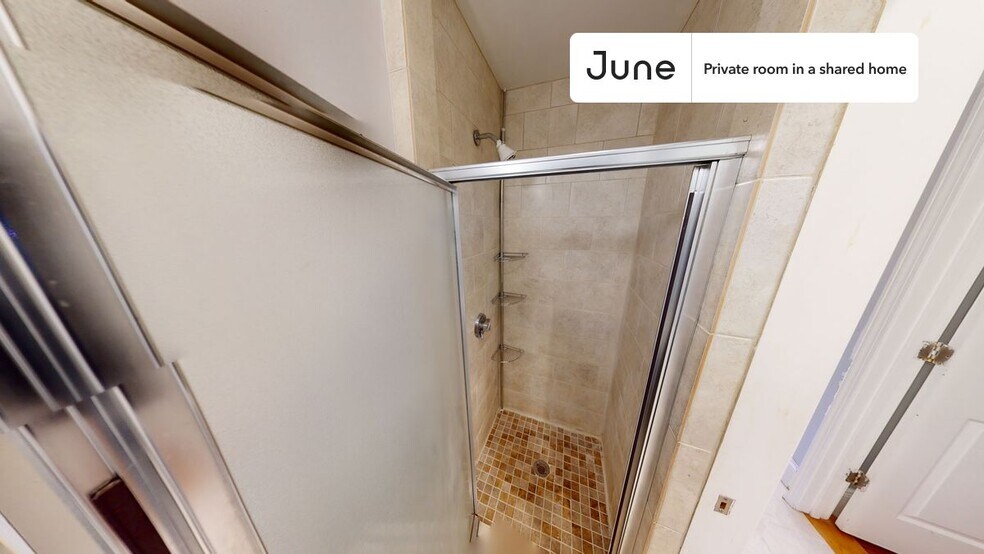 Building Photo - Room in Shared 3 bed/1 bath home