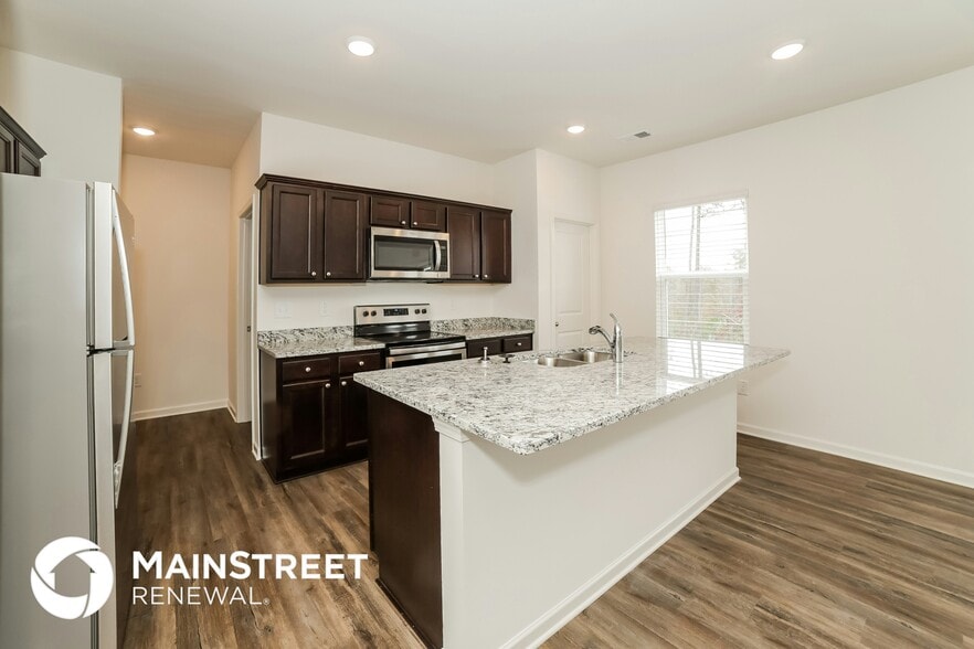 Building Photo - 8615 Paradise Dr