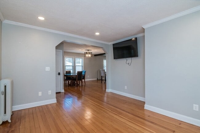 Building Photo - 30 Sunnymeade Ave