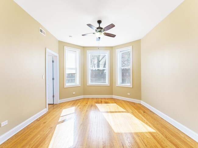 Building Photo - 4706 W Adams St