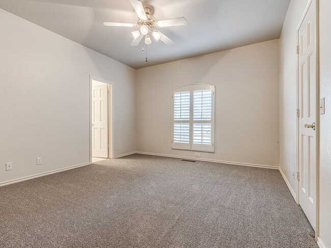 Building Photo - Updated home in Cobblestone Park- Deer Creek Schools + 4 bedrooms + 3.5 bathrooms