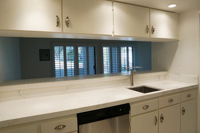 Building Photo - 353 E Via Escuela