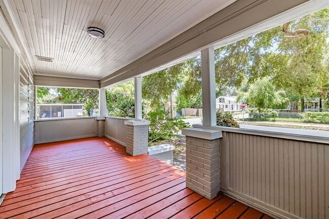 Building Photo - 1401 12th St S