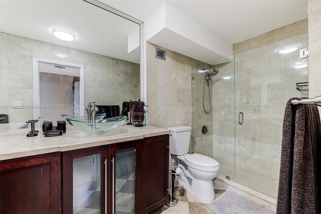 Building Photo - 6039 Collins Ave