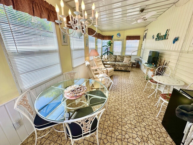 Building Photo - 9751 S Ocean Dr