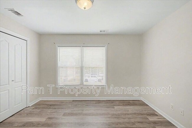 Building Photo - 1312 Dieter St