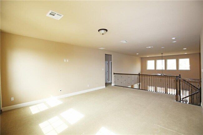 Building Photo - 400 Cheyenne Ln