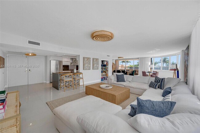 Building Photo - 10175 Collins Ave