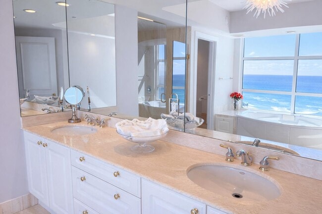 Building Photo - 3700 S Ocean Blvd