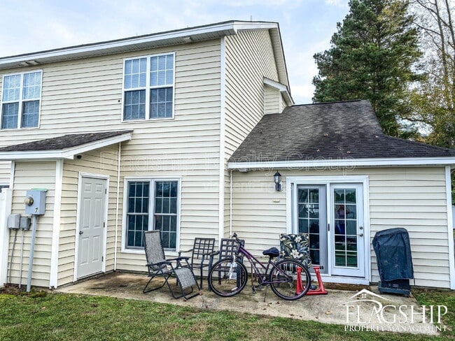 Building Photo - 1310 Thomas Langston Rd